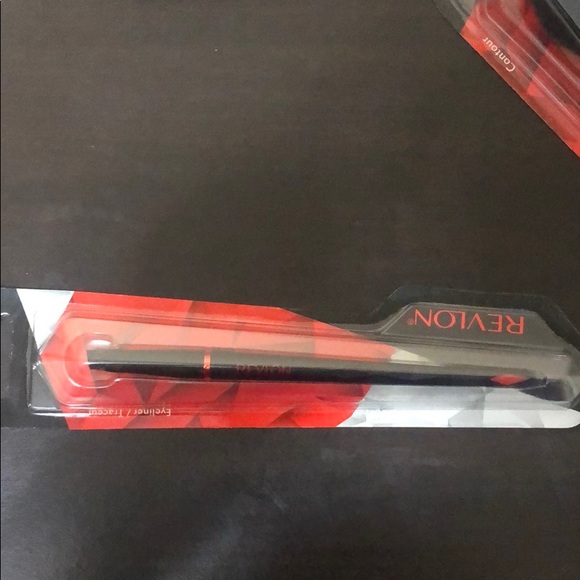Revlon - Picture 4 of 6